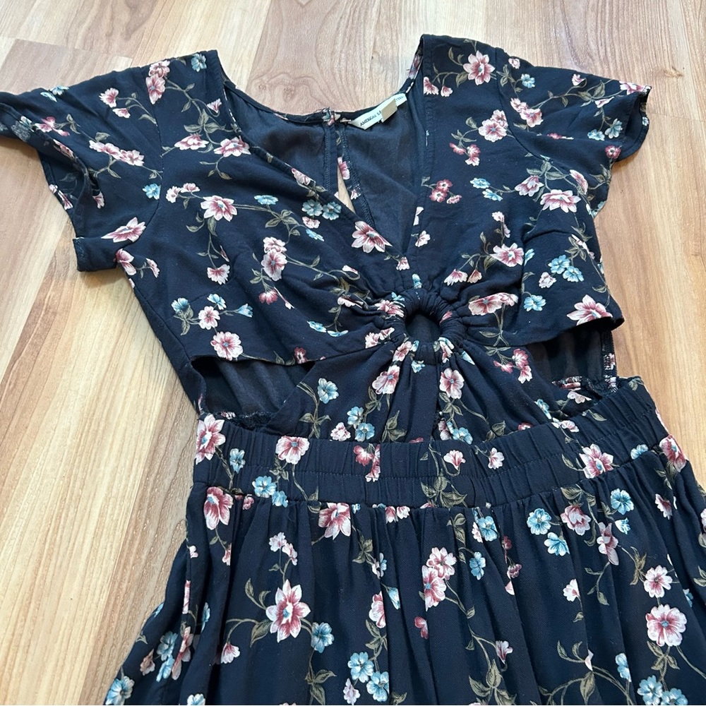 Summery floral cut-out dress